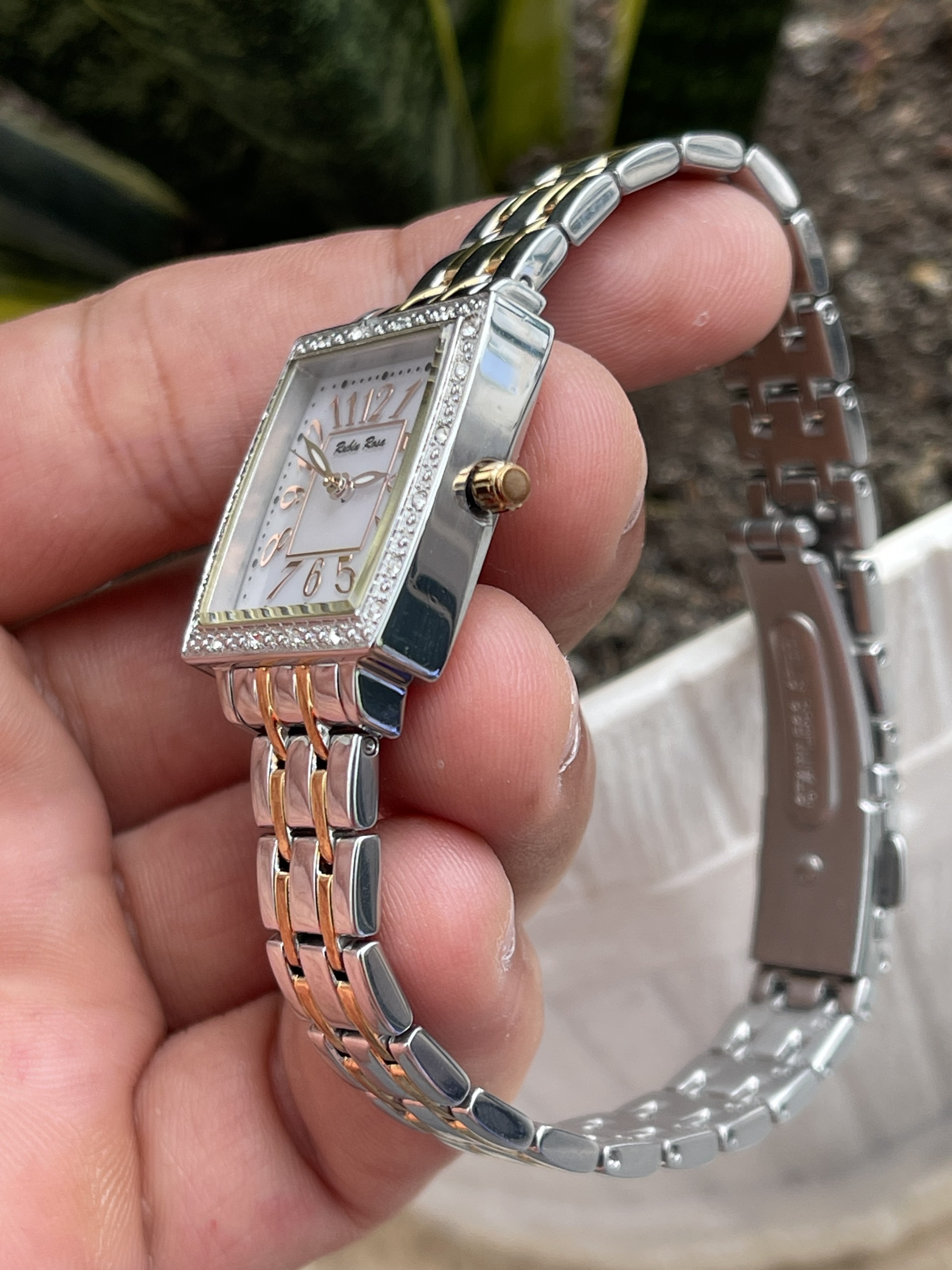 Đồng hồ nữ Rubin Rosa chạy pin hàng si