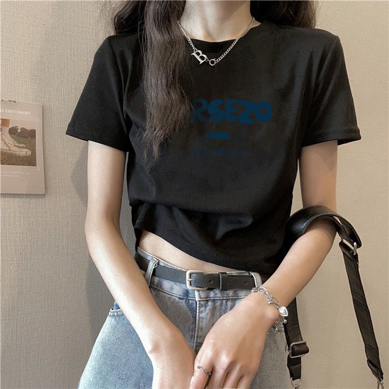 Áo Thun Croptop PURSEZO chữ màu xanh dương kiểu nữ