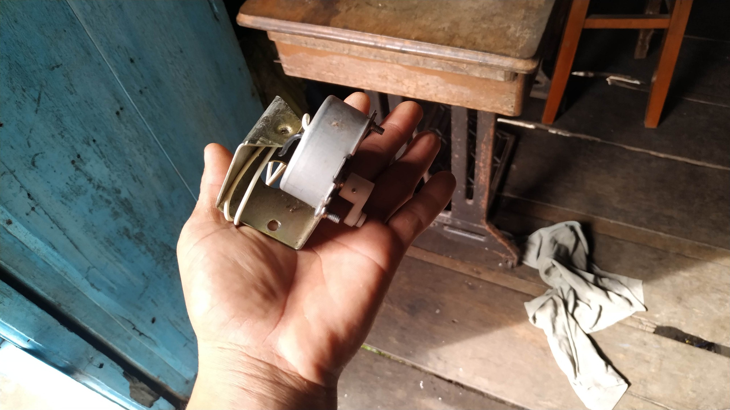 Motor đảo làm máy ấp trứng , motor giảm tốc 220v