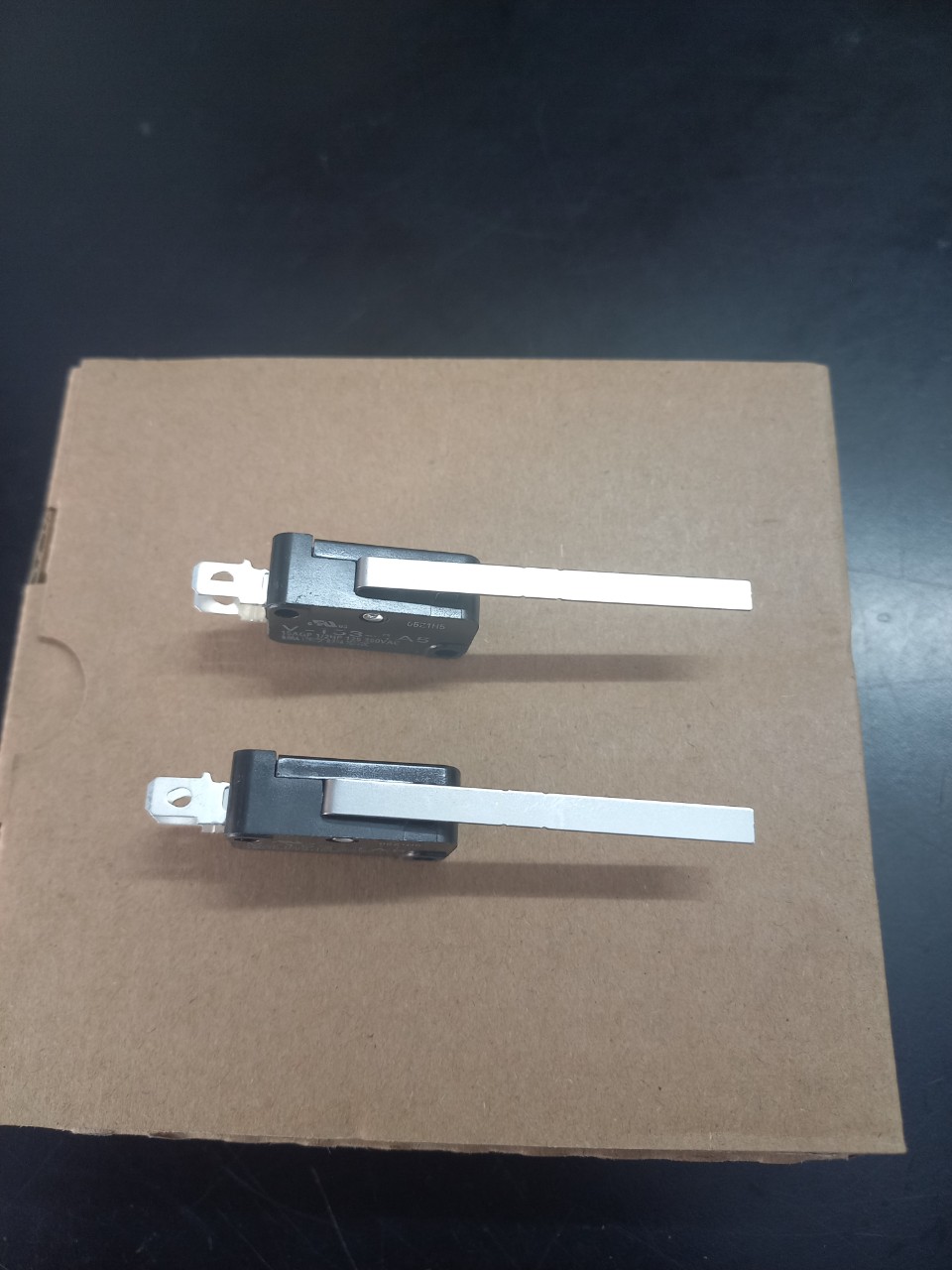 Công tắc hành trình V-153-1A5