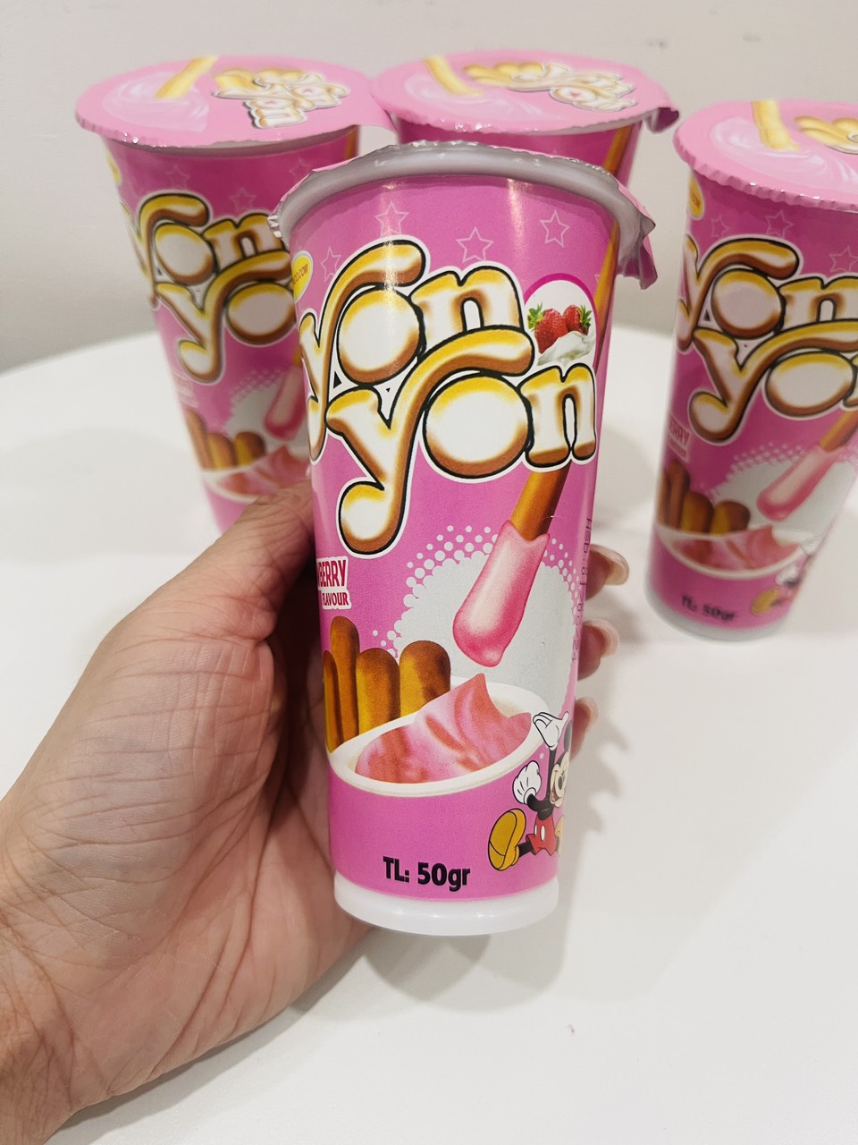 1 Hộp Bánh Que Chấm Socola Yon Yon / Bánh que chấm kem Yon Yon