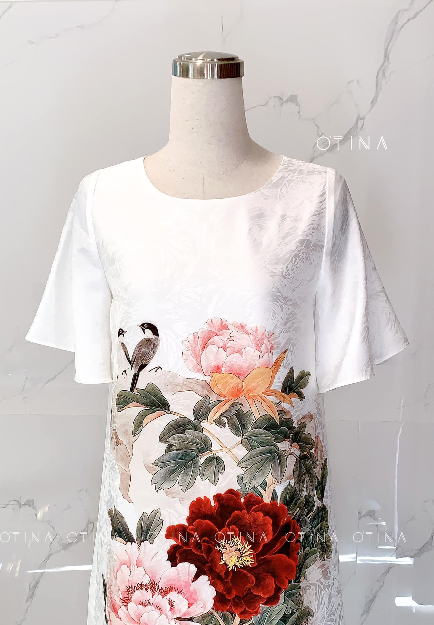 Đầm mẫu đơn đỏ nhung