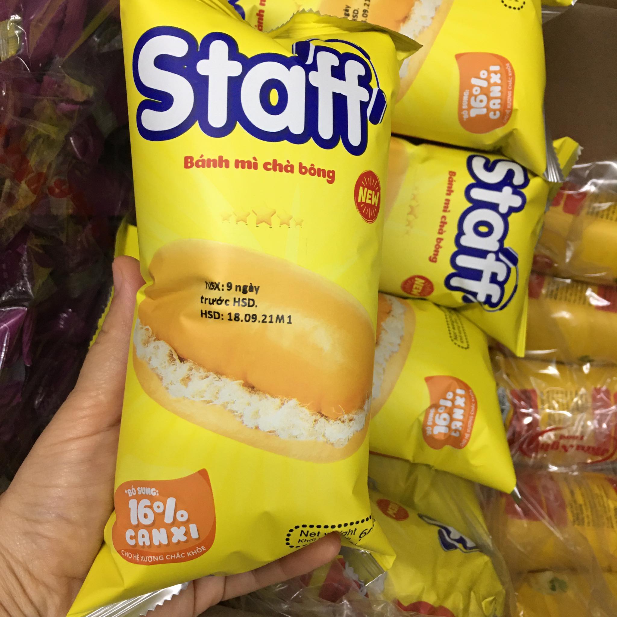 2 Bánh Mì Tươi Chà Bông Staff