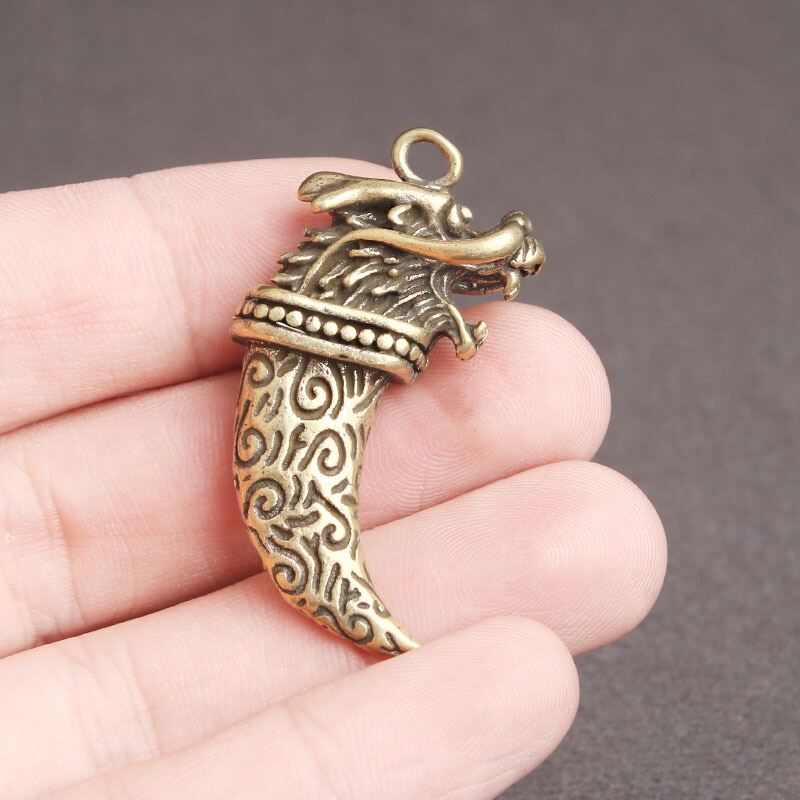 Móng vuốt của rồng chất liệu đồng thau