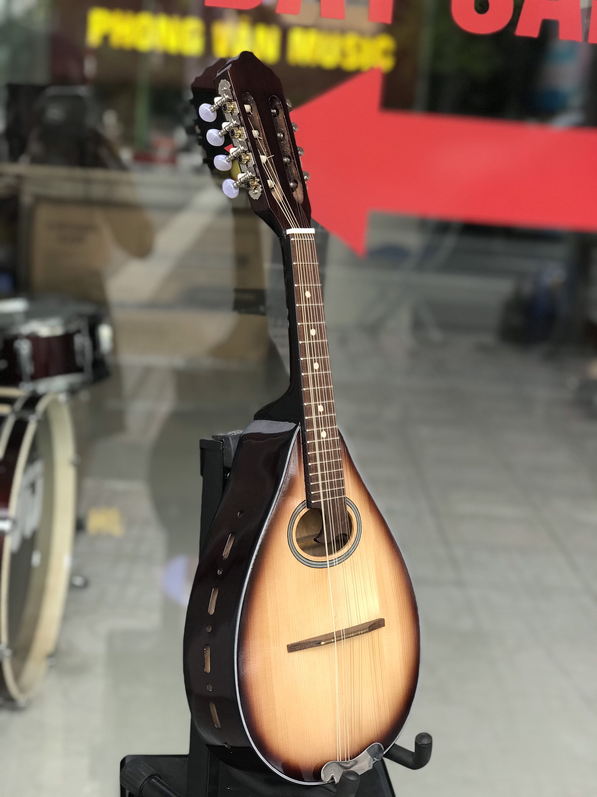 Đàn mandolin gỗ ép mặt thông