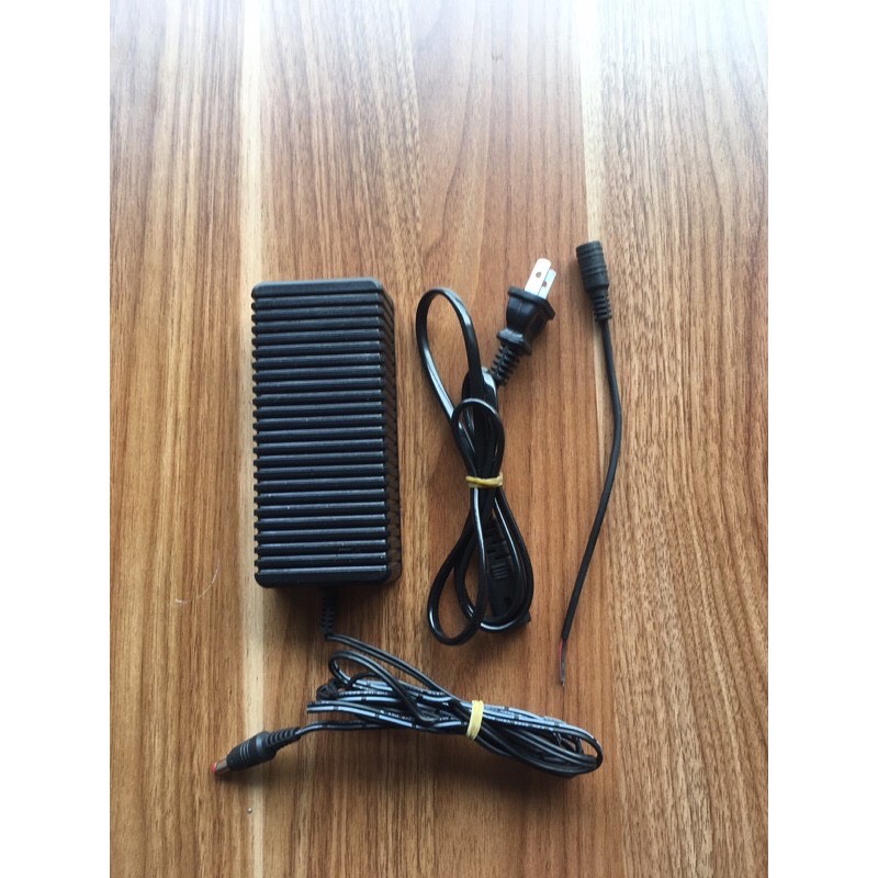 Bộ đổi nguồn 220v - 12v 5a cho máy bơm nước mini