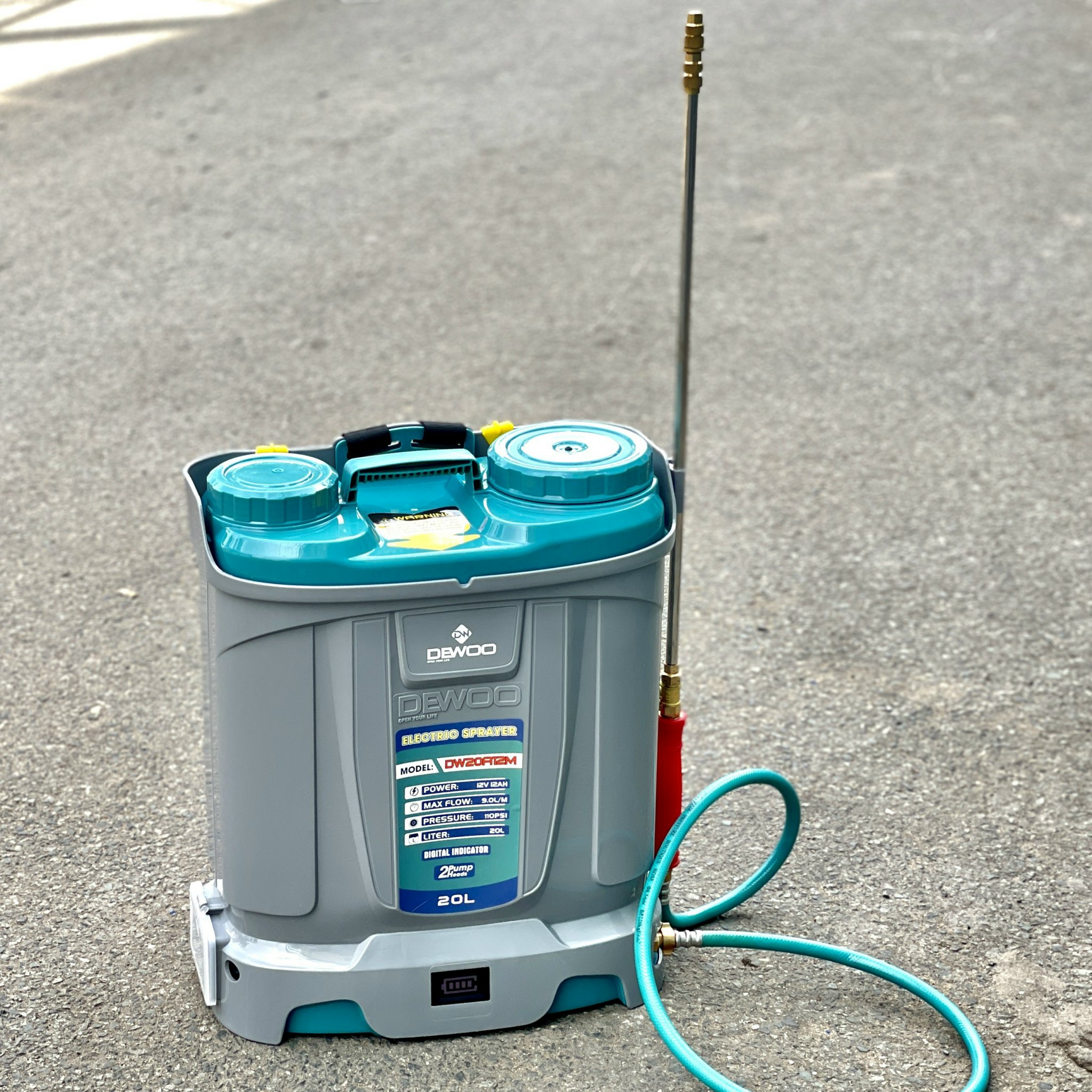 Bình xịt điện có đảo thuốc bình 2 bơm ,Model máy DW20A12M -Bảo hành 6 tháng