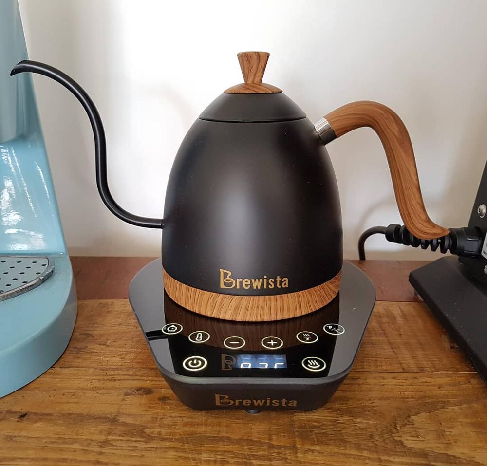 Ấm Đun Nước Brewista Artisan Gooseneck Variable Temperature Kettle