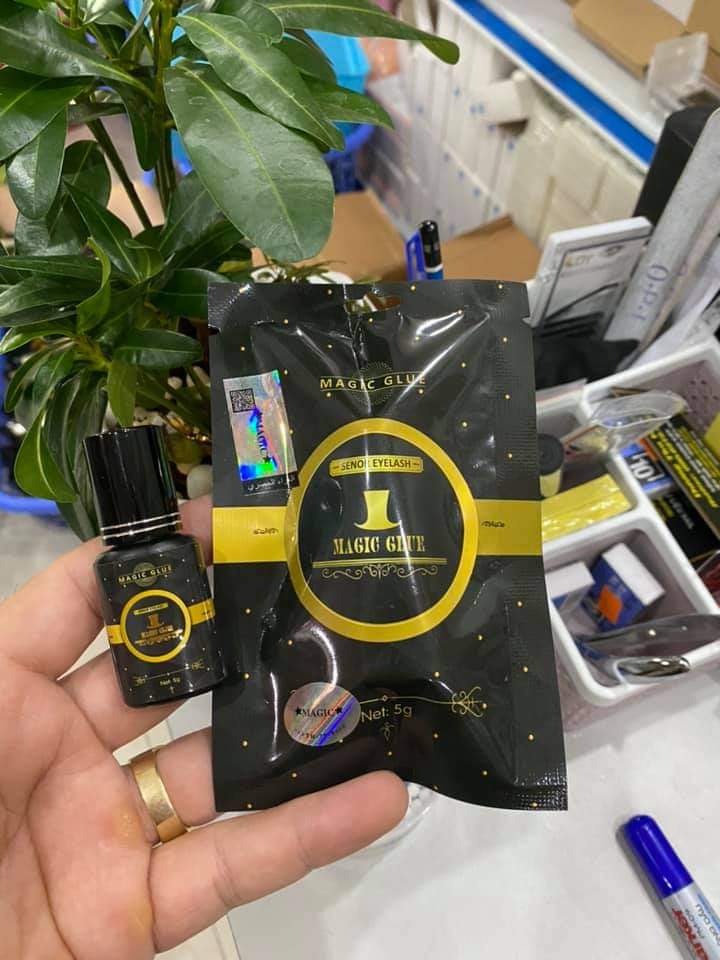1 chai keo magic glue nối mi
