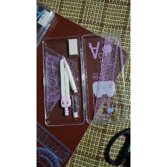 1 Bộ thước kẻ, compa, eke, đo độ (thước bộ học sinh)