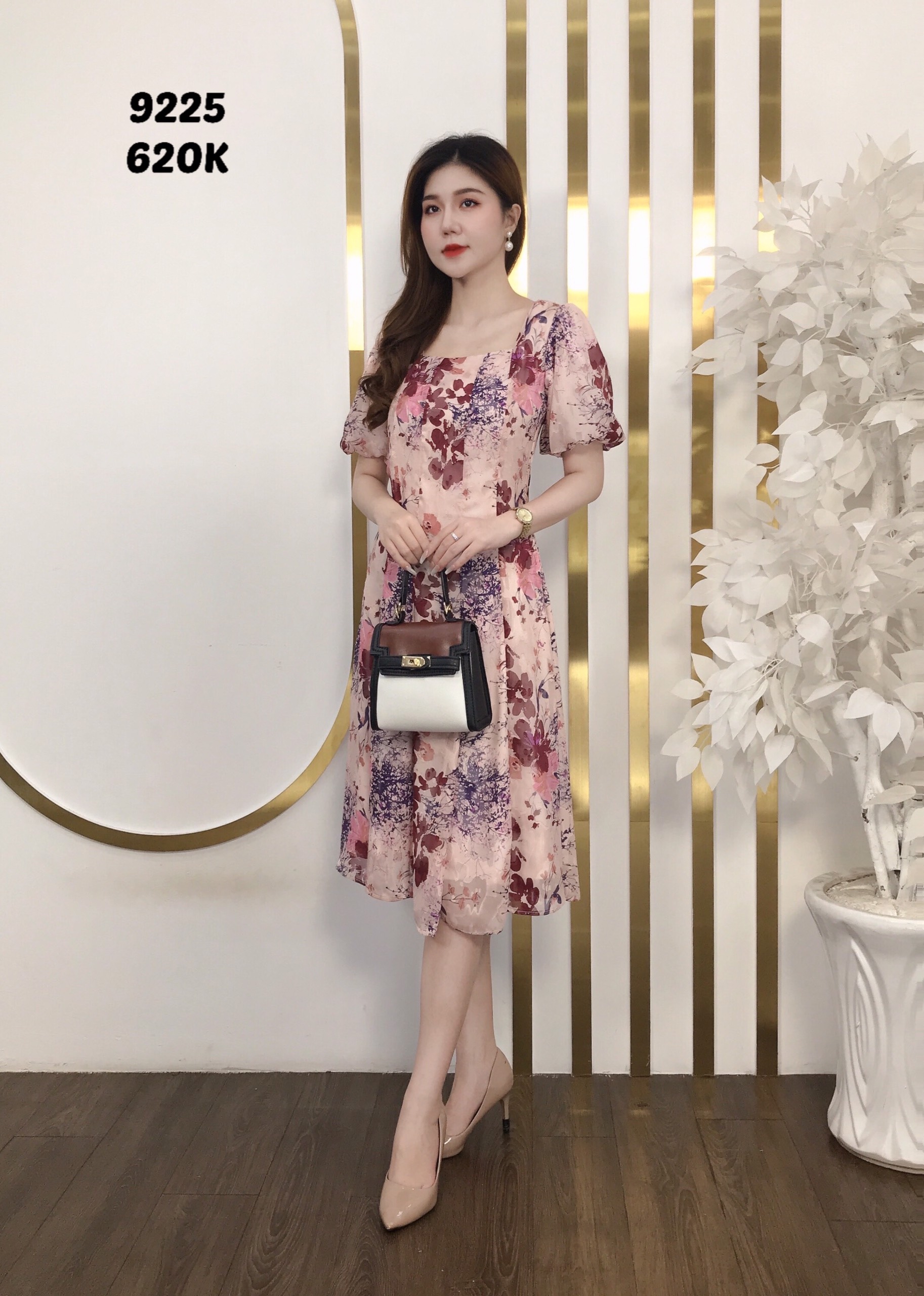 Đầm EMY EM9225 Xoè Hồng Phối Nơ Cổ