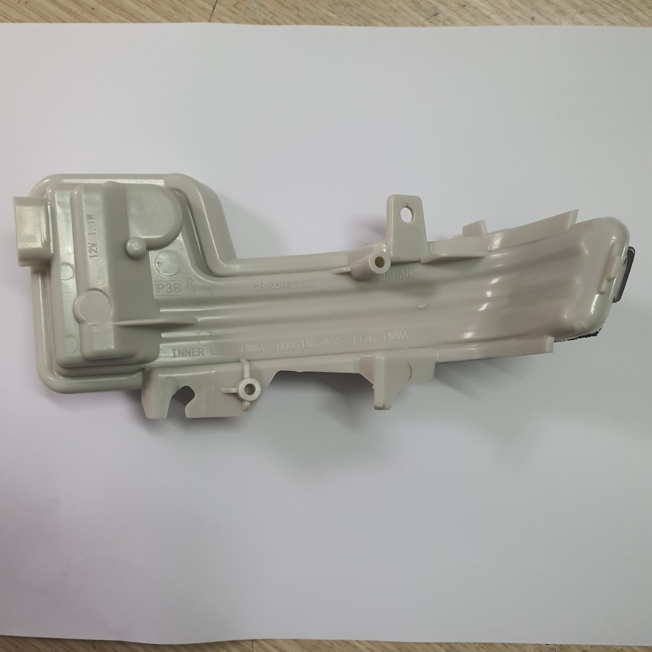 Xi nhan gương Mitsubishi Xpander ( bán theo vế )