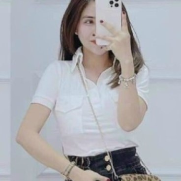 Áo thun cổ bẻ phối túi