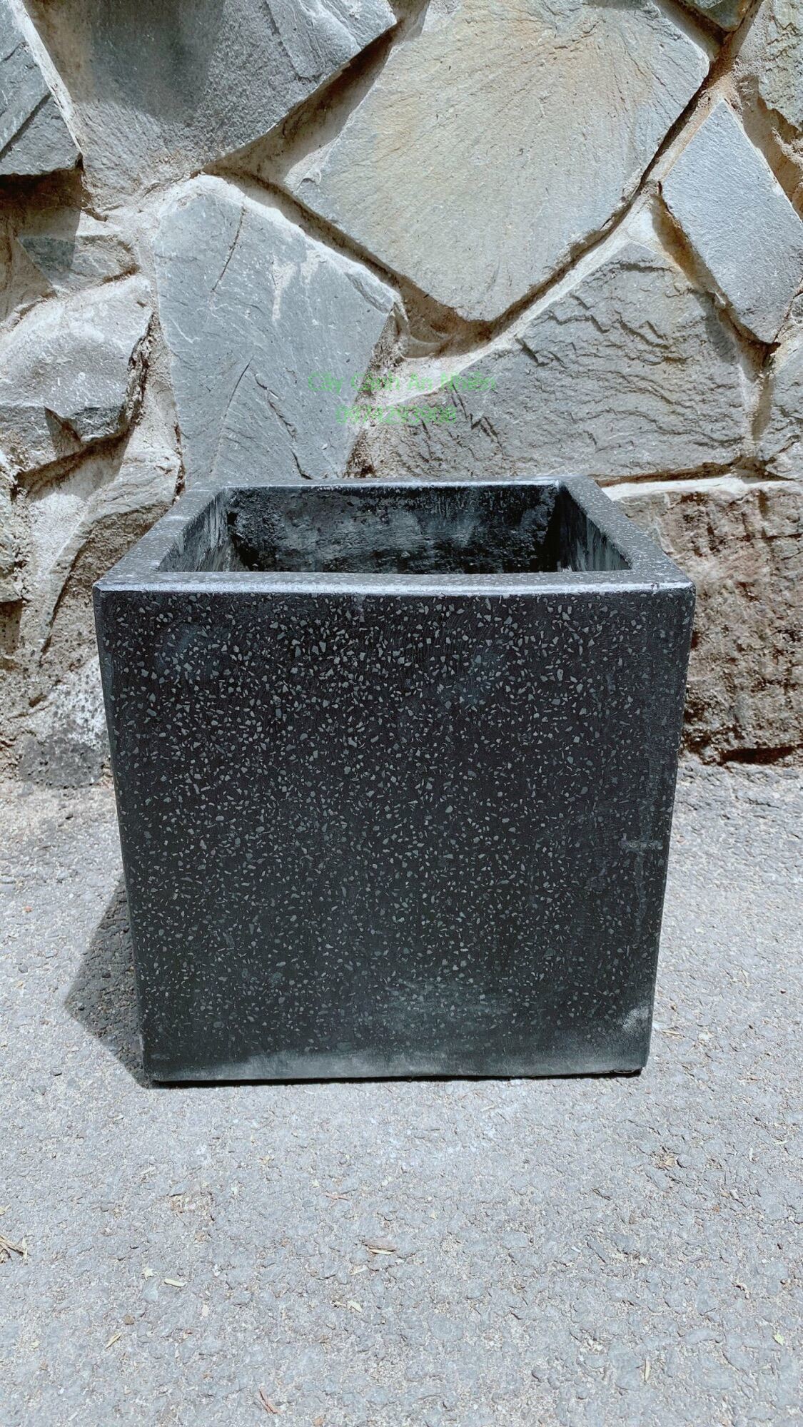 Chậu Vuông Xi Măng 25*25cm