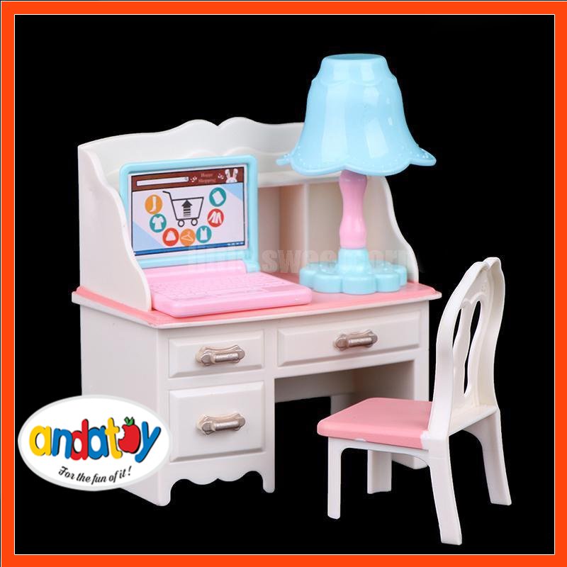 Bộ bàn ghế + đèn + laptop trang trí cho nhà búp bê đồ chơi trẻ em bàn học
