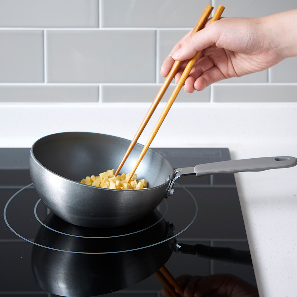 Chảo chống dính sâu lòng Wok Lock&Lock Handycook 15.5cm LHD1165 - 1 tay cầm - Màu xám - Hàng chính hãng