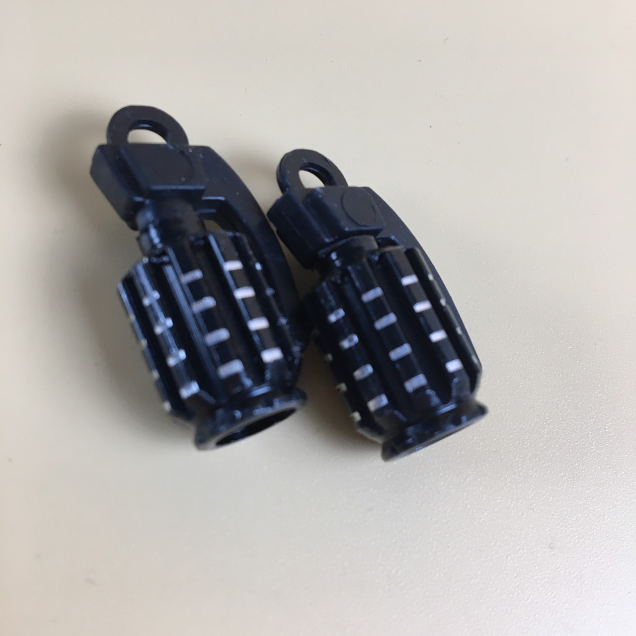 [GIÁ 1 ĐÔI] Cặp ốc chân van gắn cho các dòng xe máy chất liệu hợp kim