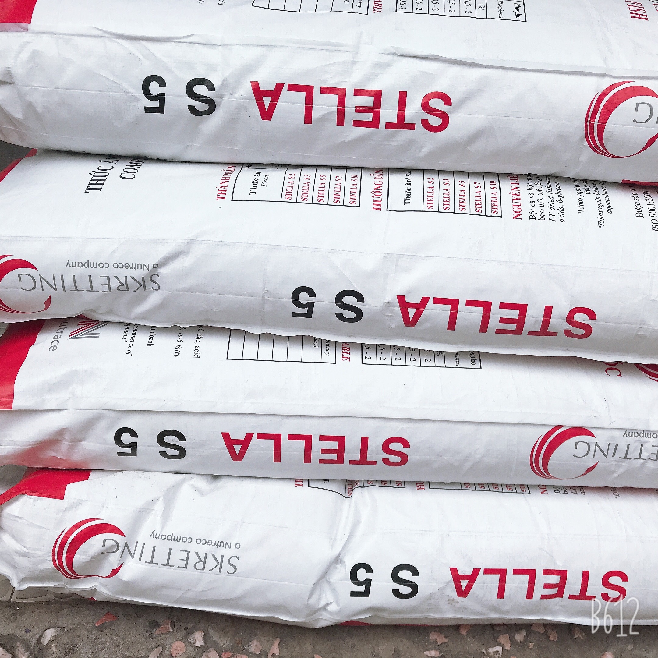 Cám Stella Thức Ăn Cho Cá Koi Đóng Túi Zip 1kg