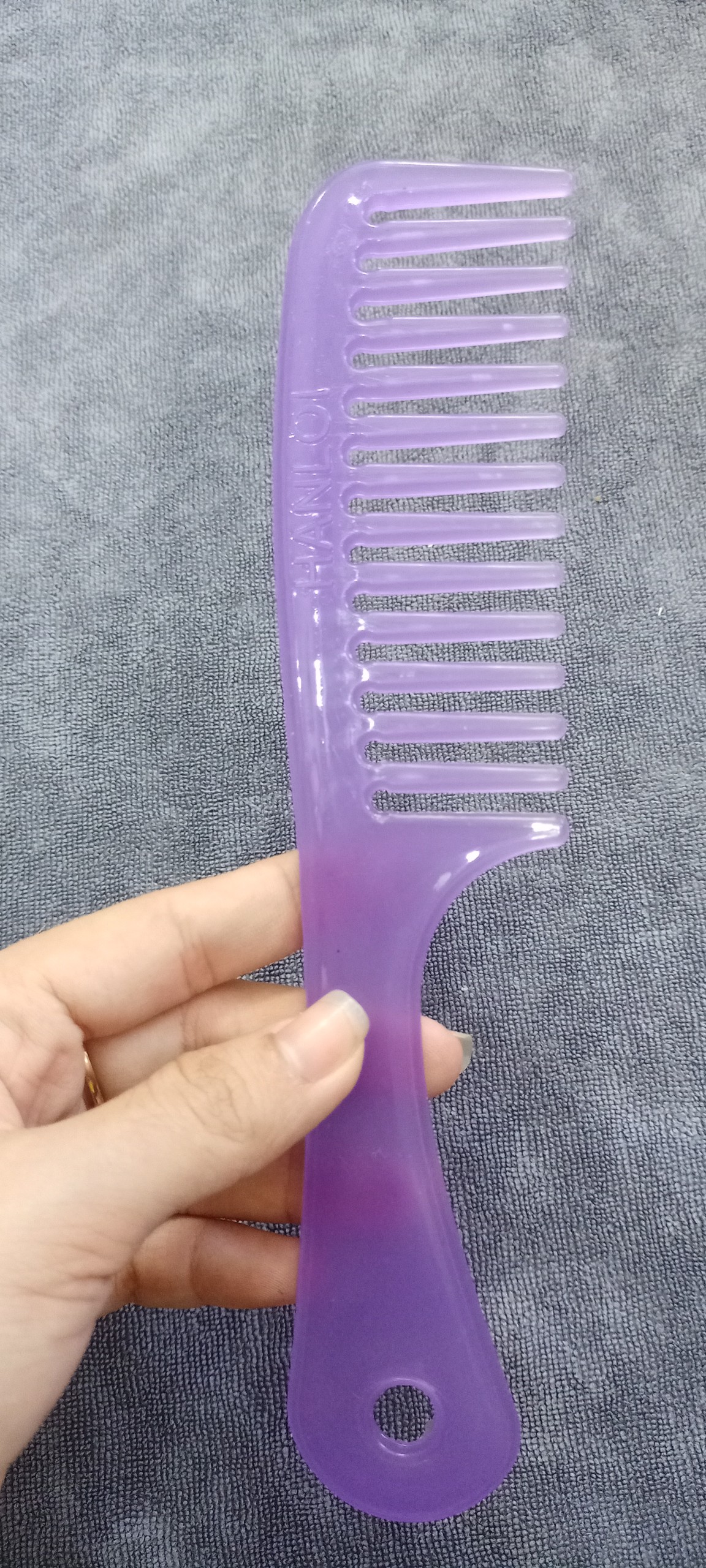 [HCM]1 lược chảy tóc răng thưa loại trung - phulieutocthuduc