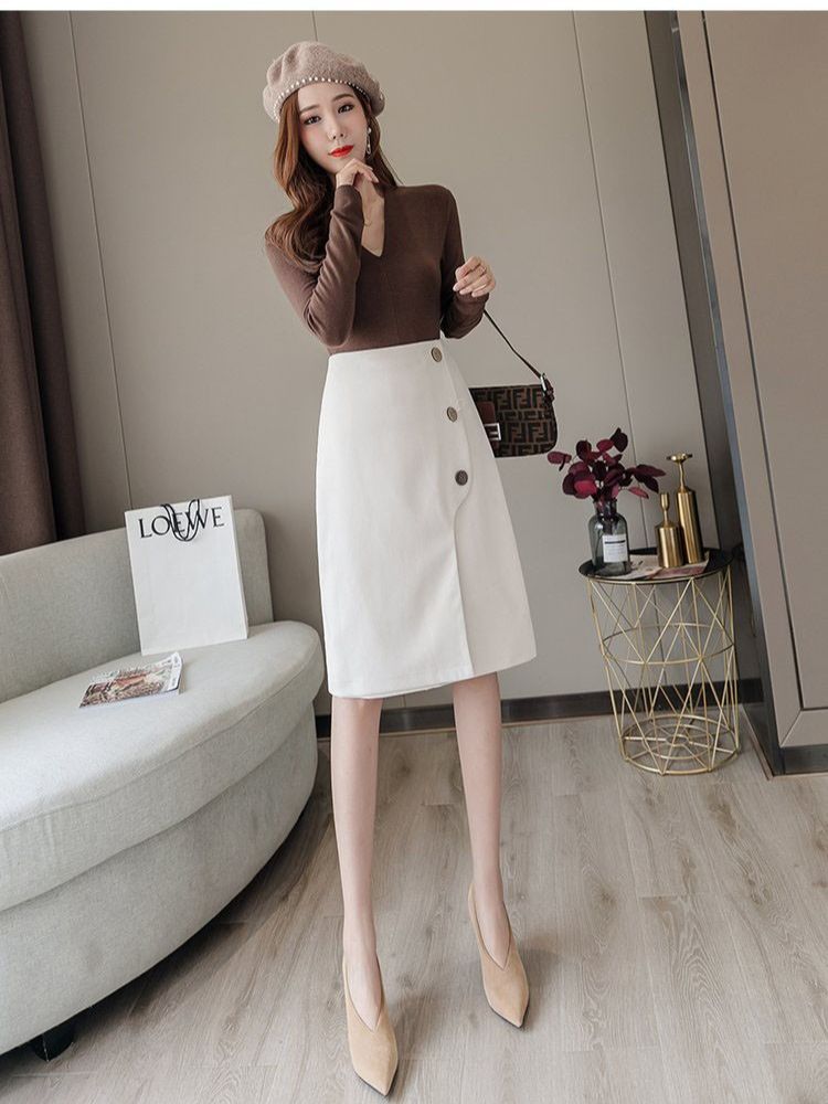 Chân váy chữ A 3 nút phong cách thời trang