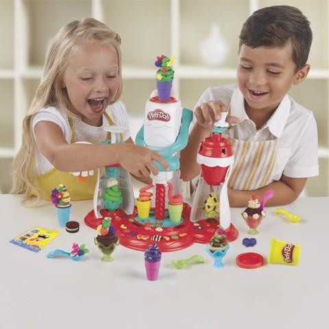 Bộ đồ chơi Hasbro đất nặn máy làm kem thần kỳ Play Doh E1935