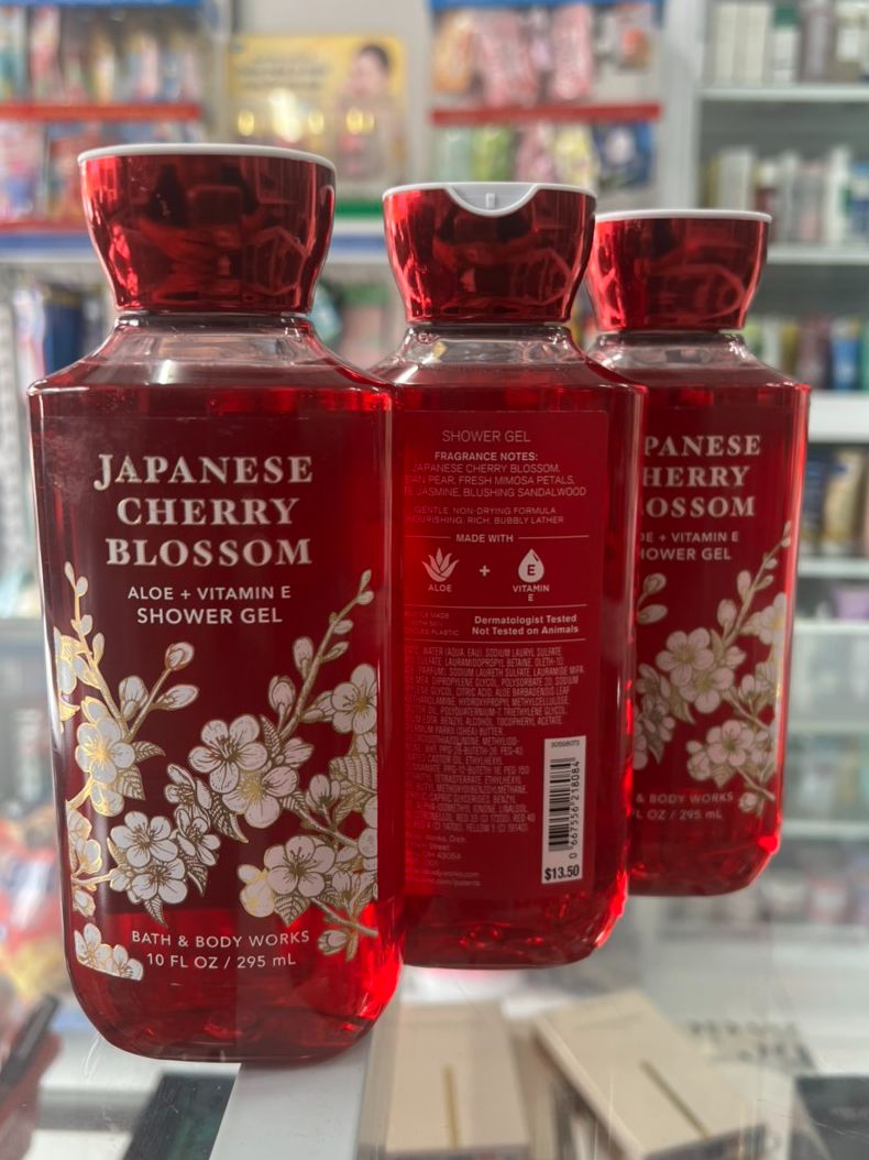 Sữa tắm Bath Body Works Japanese Cherry Blossom 295ml