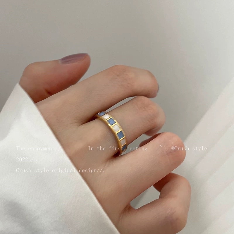Nhẫn màu vàng gold style vintage