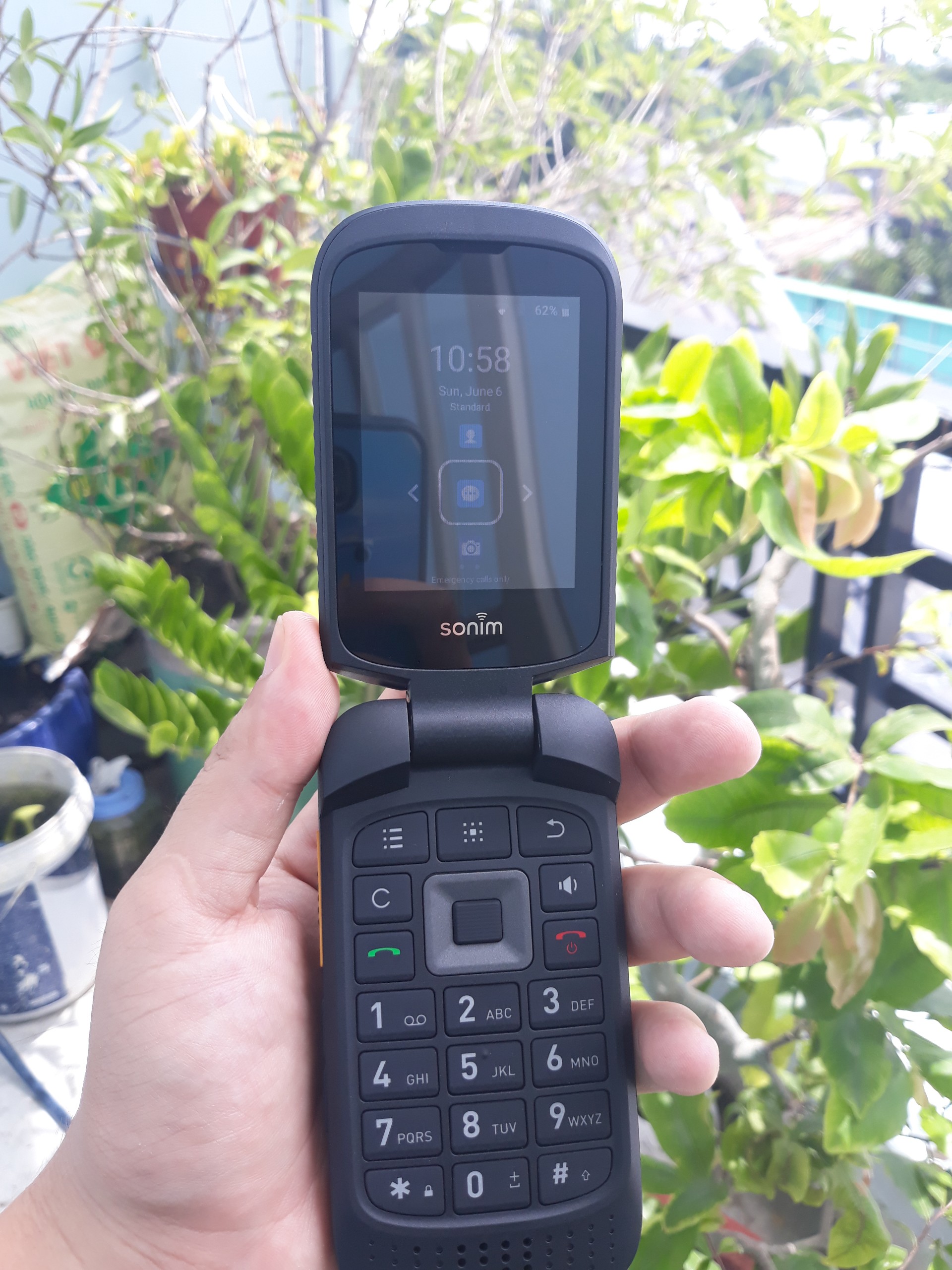 Điện thoại Nắp gập Sonim Xp3800
