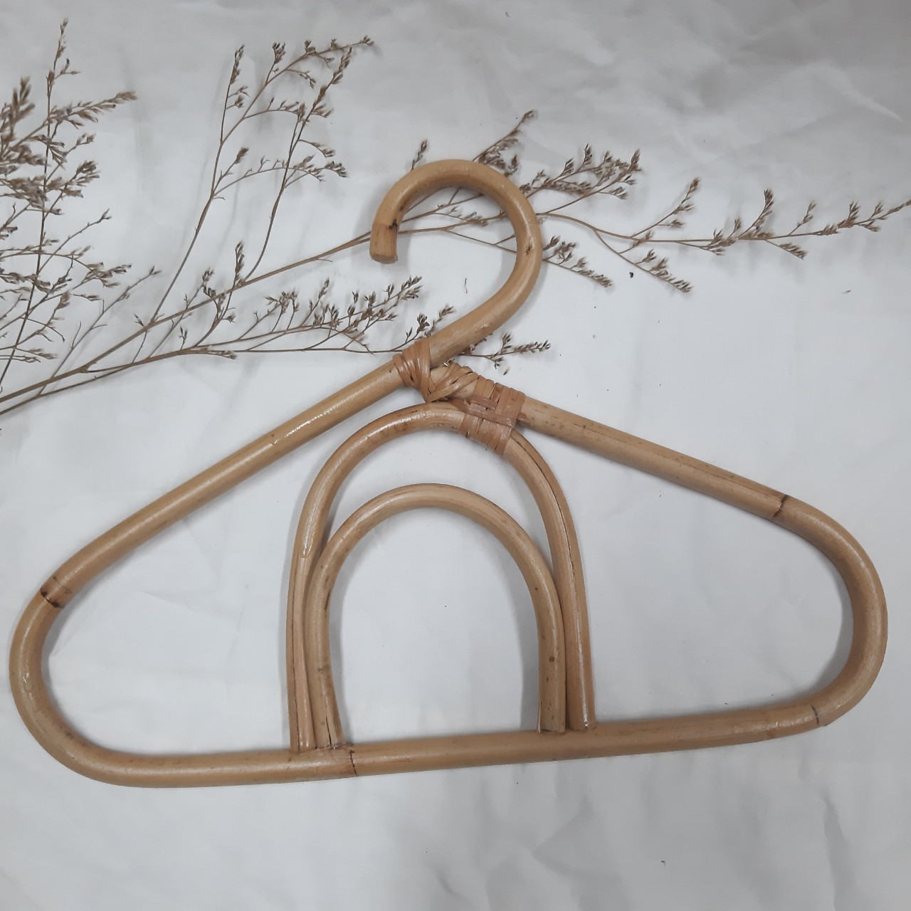 HANDMADE  VINATGE BOHO Móc áo mây dành cho trẻ em - Rattan Hanger - Kid size - Hình mây - Rộng 30 cm, cao 20 cm - Cách điệu hình đám mây siêu xinh xắn