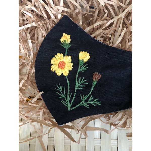 khẩu trang thêu handmade(có nút điều chỉnh)