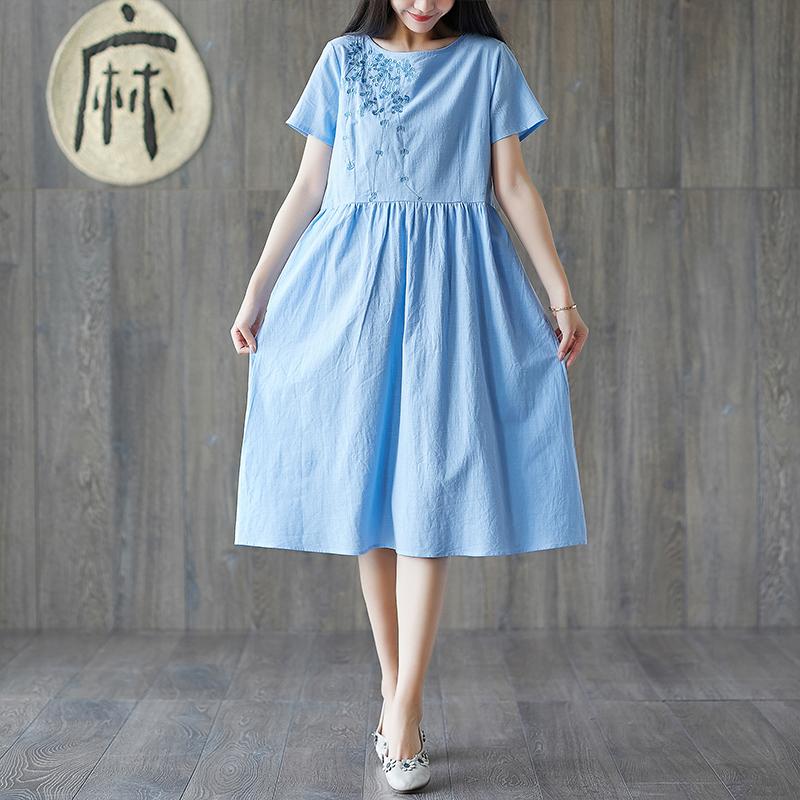 Đầm bầu công sở dáng dài thêu hoa