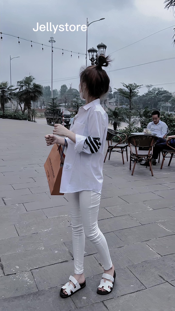 Áo sơ mi trắng viền tay