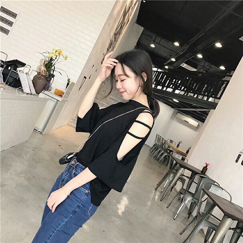Áo thun kiểu tay lỡ phối hở vai