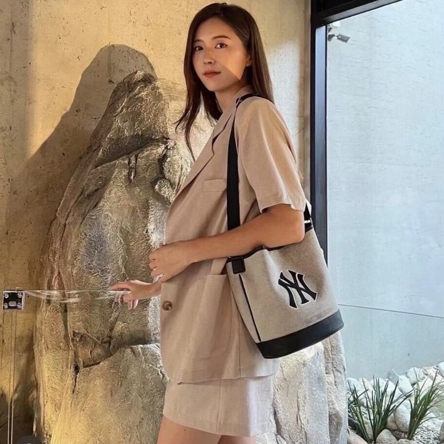 [ẢNH THẬT] Túi Tote Basic Big Logo Canvas Quai Đeo Điều Chỉnh Size 23