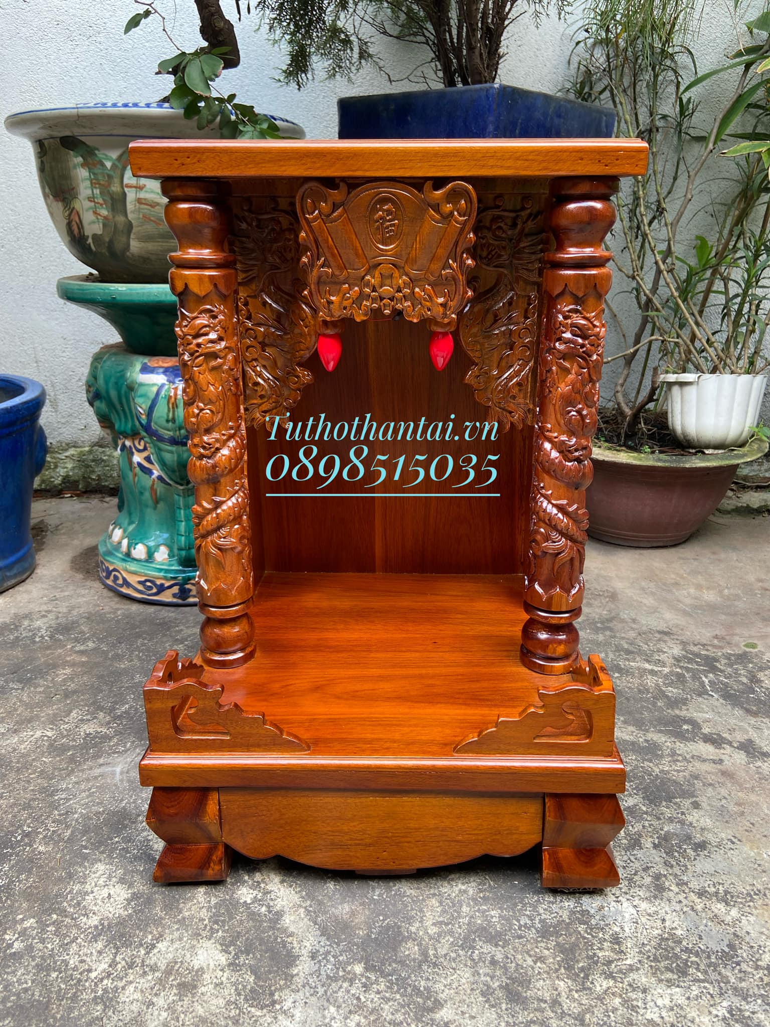 Bàn thờ thần tài ông địa