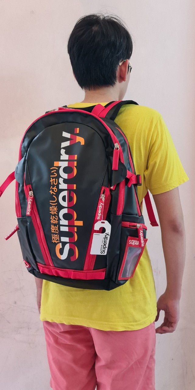 Balo Superdry tiện ích chống nước