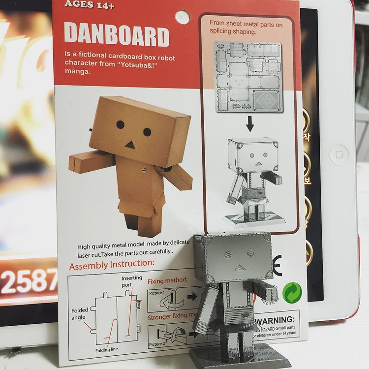 Mô Hình 3D Kim Loại Robot Carton (chưa ráp)