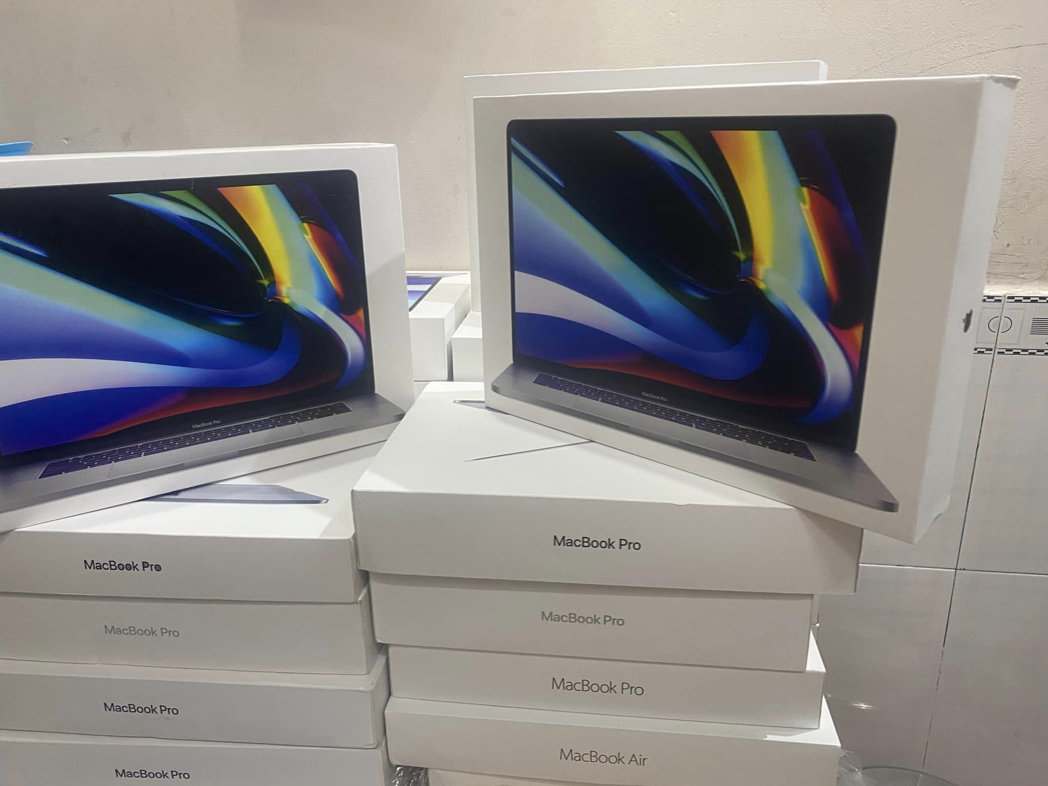 Hộp Box đựng Macbook, Pro air