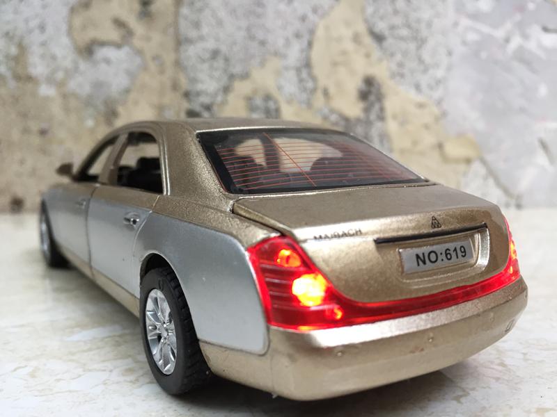 Mô hình xe ô tô MayBach S62 - 1:32