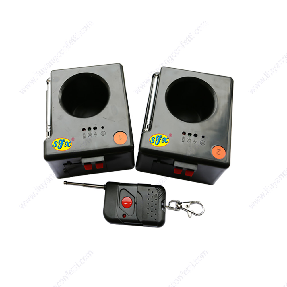 2pcs đám cưới pháo hoa lạnh mini pháo hoa đài phun nước 1 điều khiển từ xa pryo tia lửa Máy không dây cơ sở bắn cho bên sân khấu