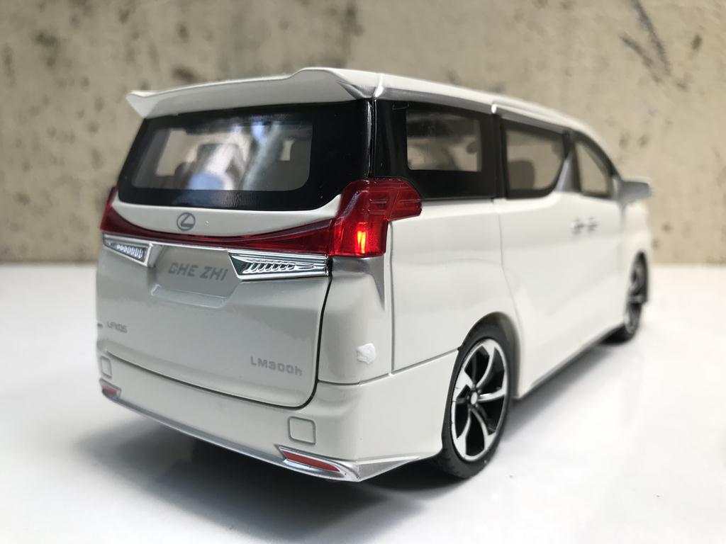 [HCM]ĐỒ CHƠI xe Mô hình LEXUS LM300h 2020 1:24
