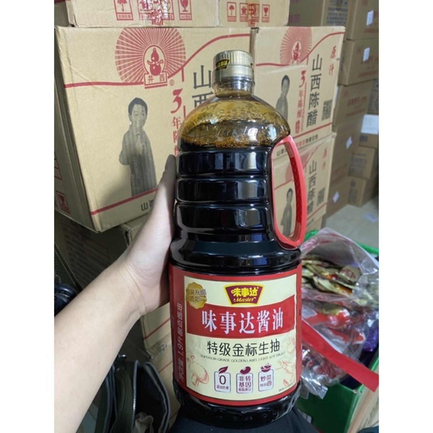 Nước tương đặc biệt Master nhãn vàng chai 1.9 lít