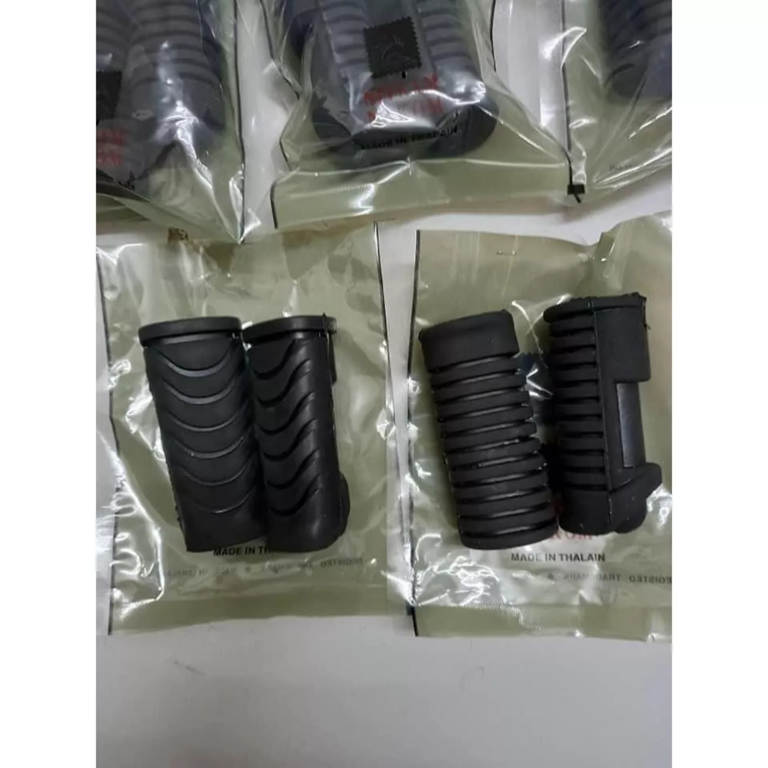 Cao su để chân trước xe Dream Wave hàng đẹp dày dặn , lắp được các dòng xe honda các loại