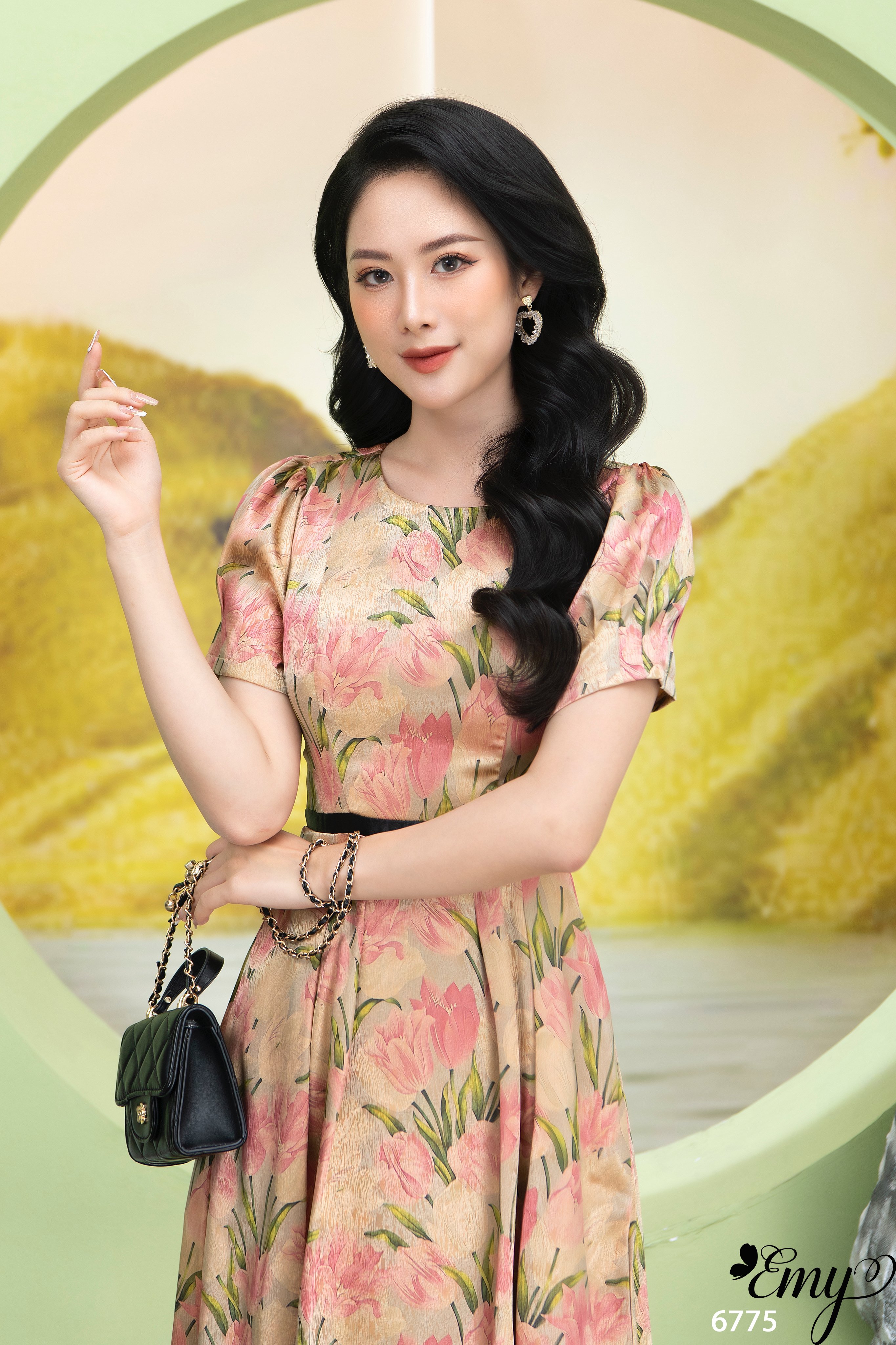 Đầm EMY EM6775 Xòe Cổ Tròn Viền Đen