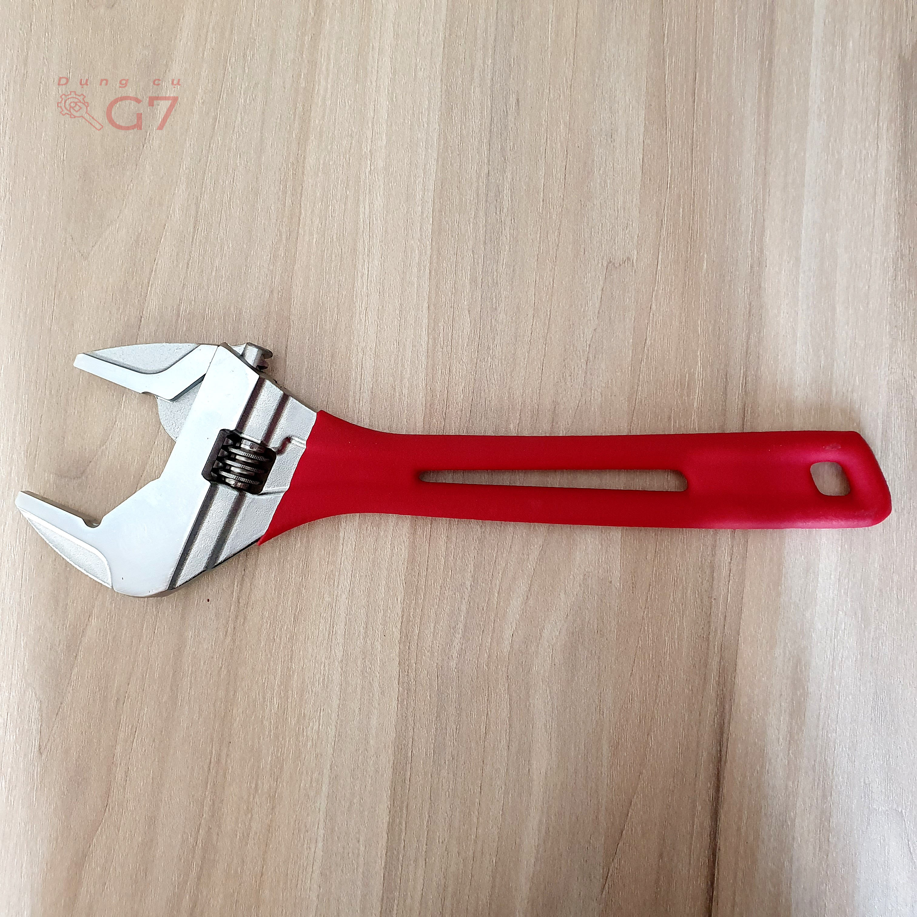 Mỏ lết Lobster UM49XD Made In Japan