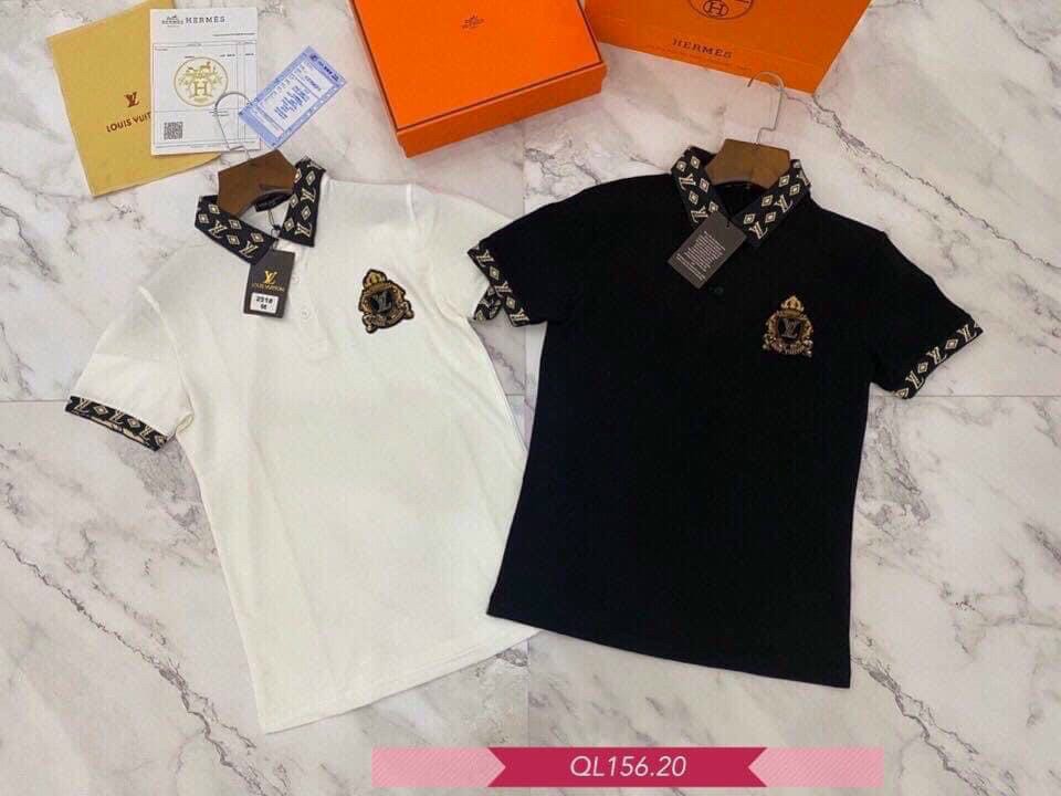 BÁO GIÁ ÁO THUN NAM JME MÀU NAVY JMT118 (STORE 5703) | Shopee Lazada Sendo Tiki mới nhất 24 Áo thun nam cổ bẻ Chạy Dây DG, gắn huy hiệu VL chất liệu thun lạnh 4 chiều, 2 màu trắng đen, full size M L XL XXL từ 35-90kg -A6- hoàng ngân store-