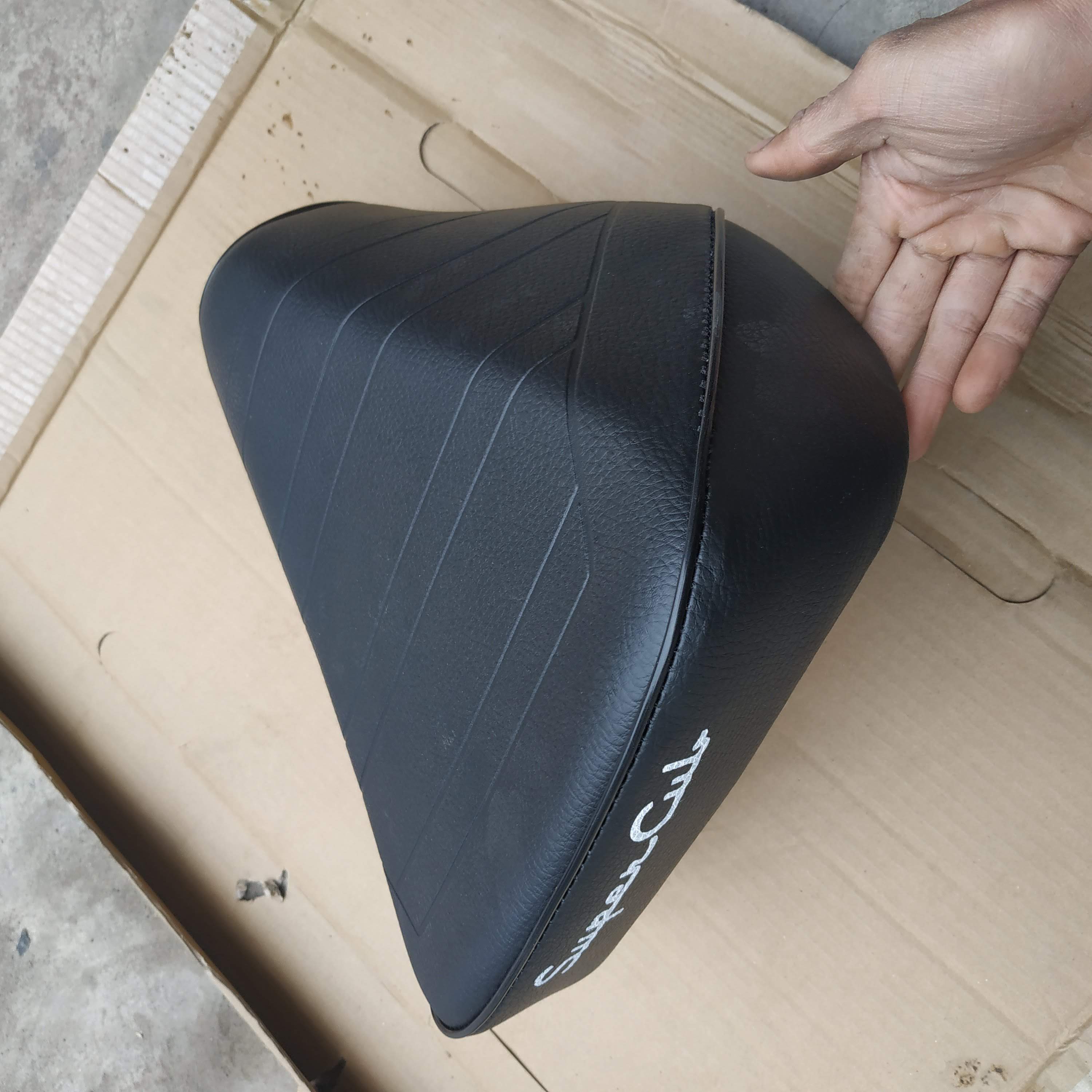 Yên trước xe cup custom 80 81 82 ( loại tốt )