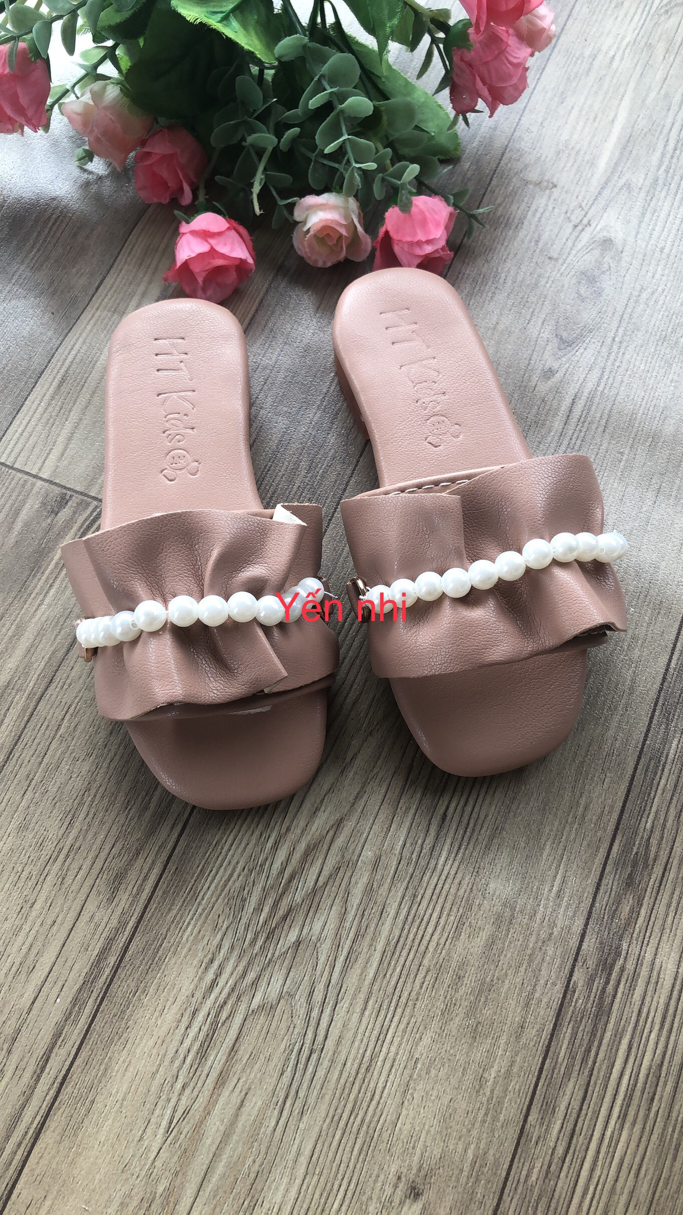 Dép da ren ngọc cho bé gái