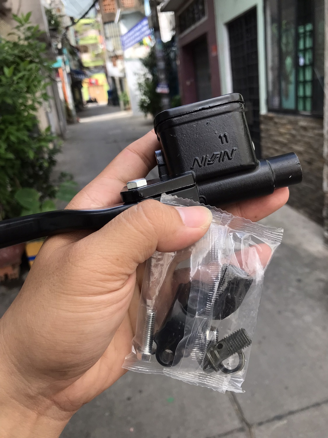 Sirius, Tay thắng Sirius xăng cơ phụ kiện Sirius