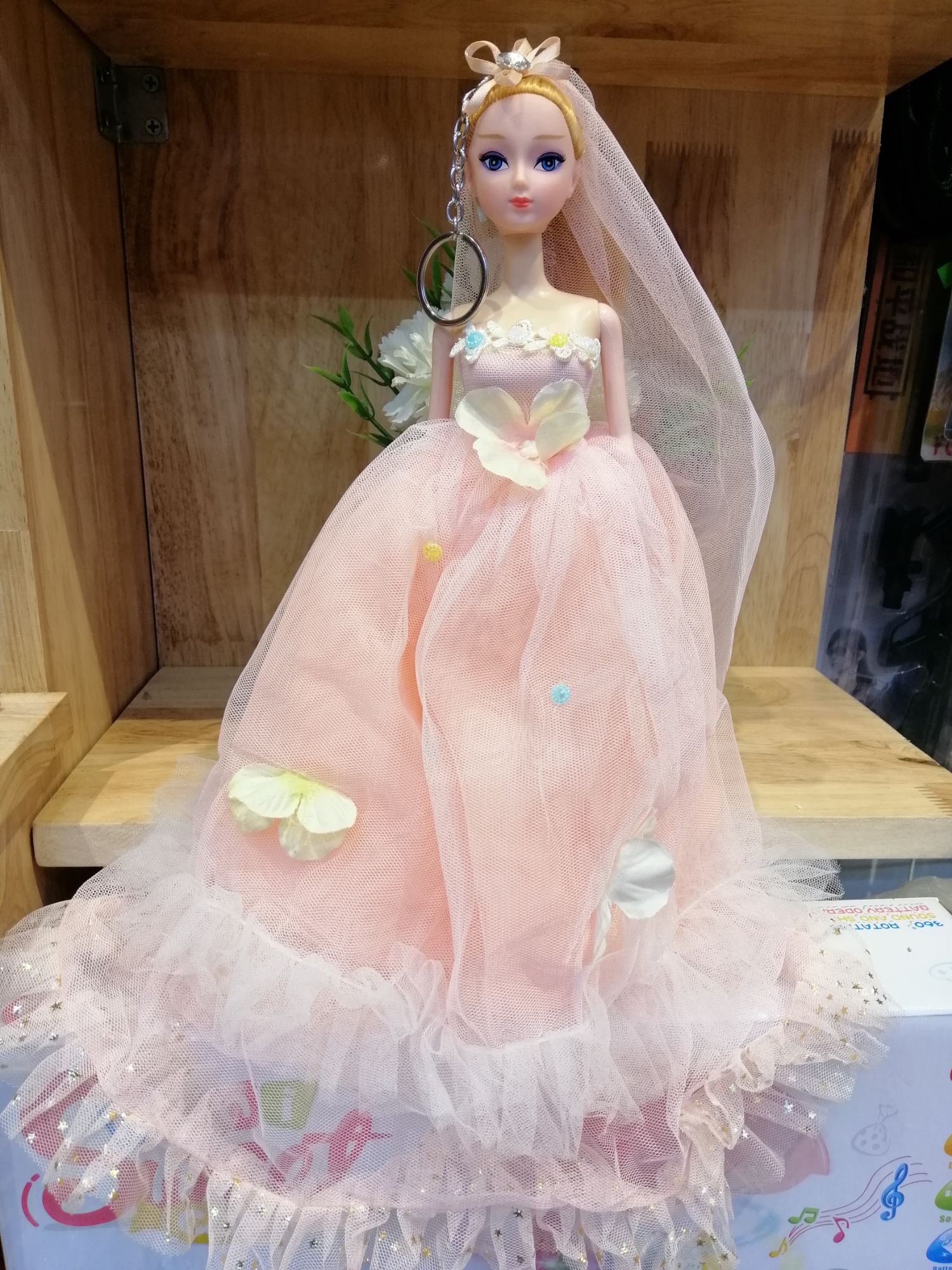 BÚP BÊ CÔNG CHÚA. CÔ DÂU SIZE 28CM.CẢ VÁY DÀI 38CM.